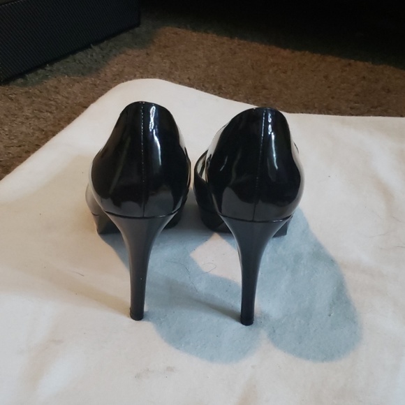 Heels - Picture 3 of 4